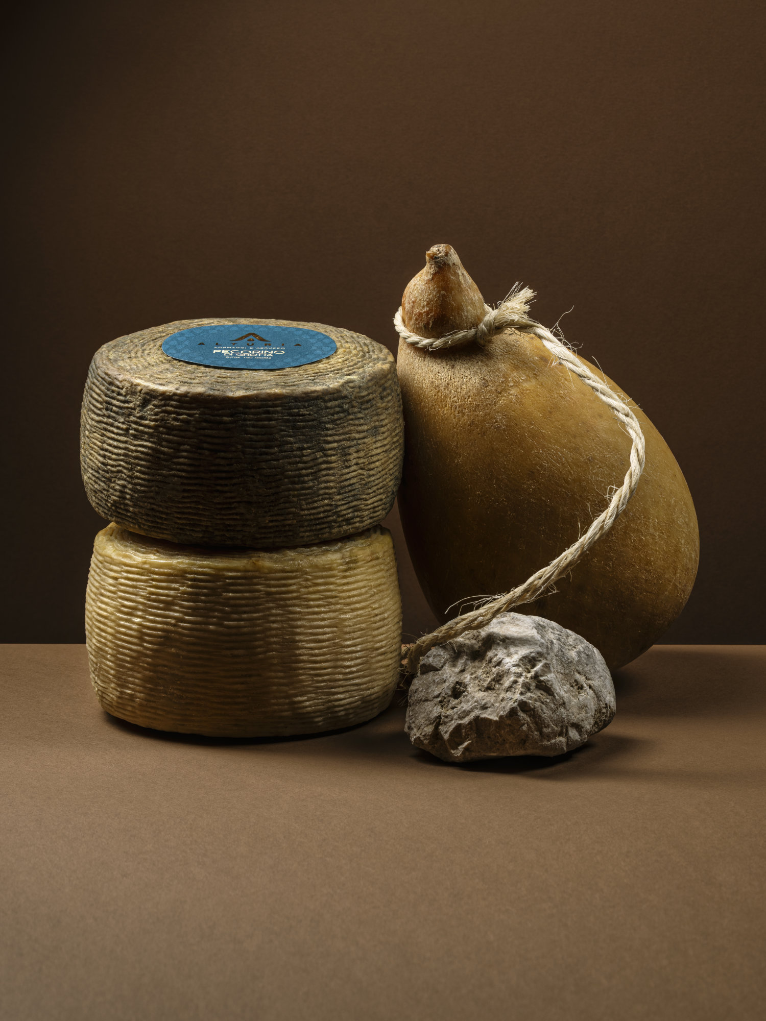 Pecorino di grotta Alturia, formaggio stagionato prodotto in Abruzzo